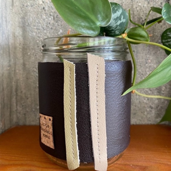 Leather Handcrafted “Fromme” Propagation Vessel - Picture 4 of 9